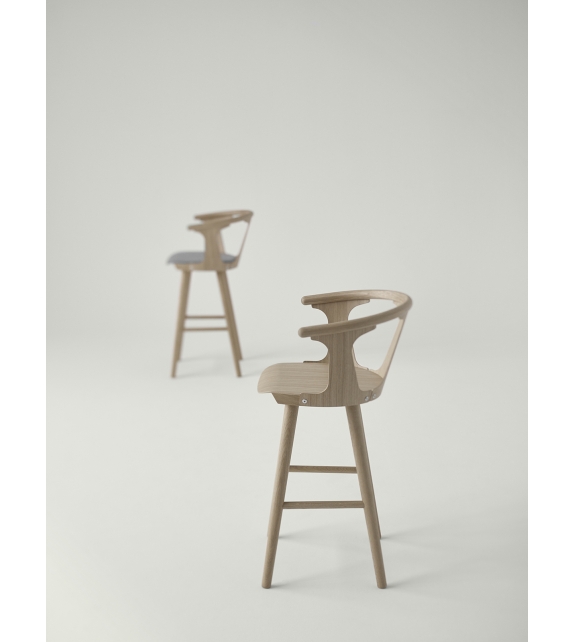 In Between &Tradition Tabouret