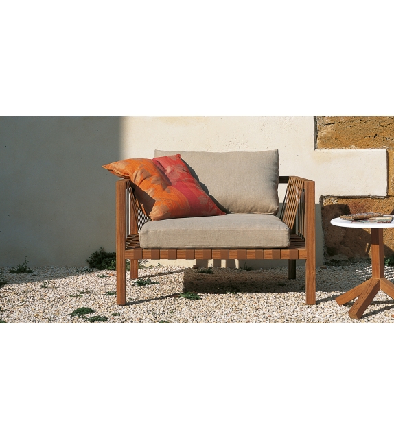 Mistral 101 Roda Armchair