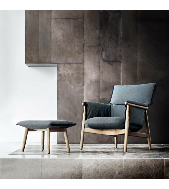 E016 Embrace Carl Hansen & Søn Reposapiés