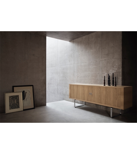 CH825 Credenza Carl Hansen & Søn Sideboard