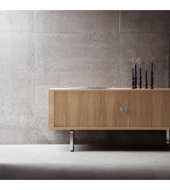 CH825 Credenza Carl Hansen & Søn Sideboard