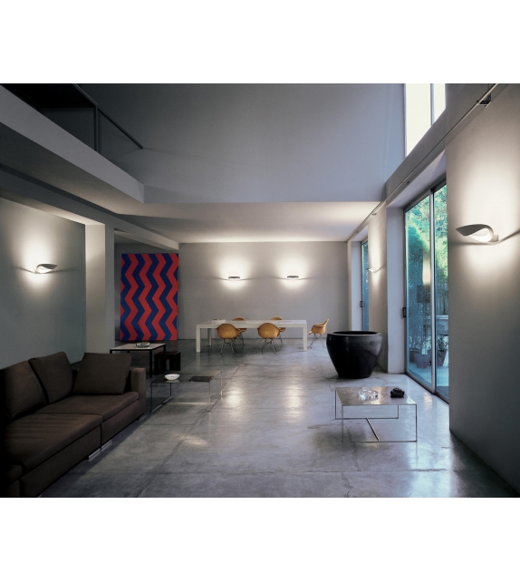 Mesmeri LED Wall Lamp Artemide