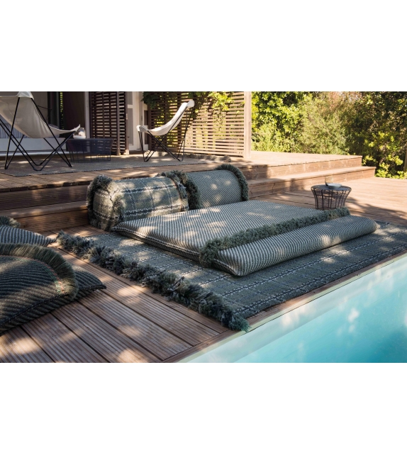 Garden Layers Gan Coussin Cylindrique