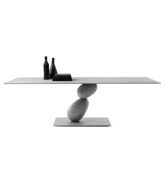 Matera Table Mogg