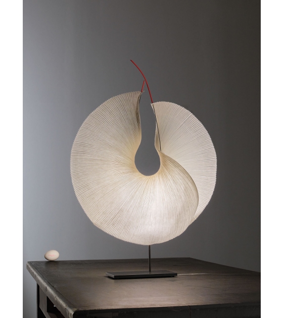 Yoruba Rose Ingo Maurer Lampe de Table