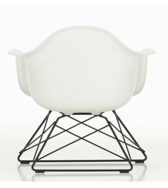 Eames Fiberglass Armchair DAR Vitra