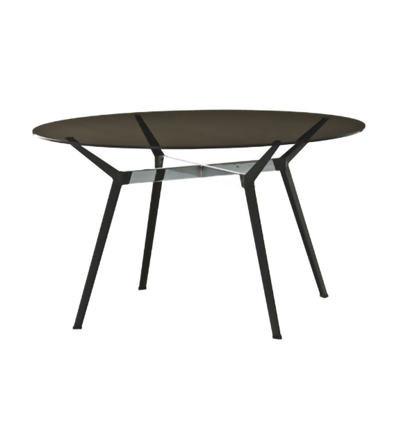 Pylon Round Table Diesel with Moroso