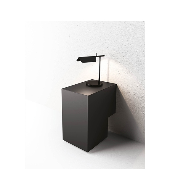 Formosa Accucciata Minotti Italia Bedside Table