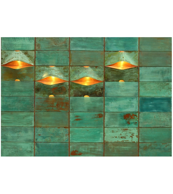 Lum Composition Quasar Wall Lamp