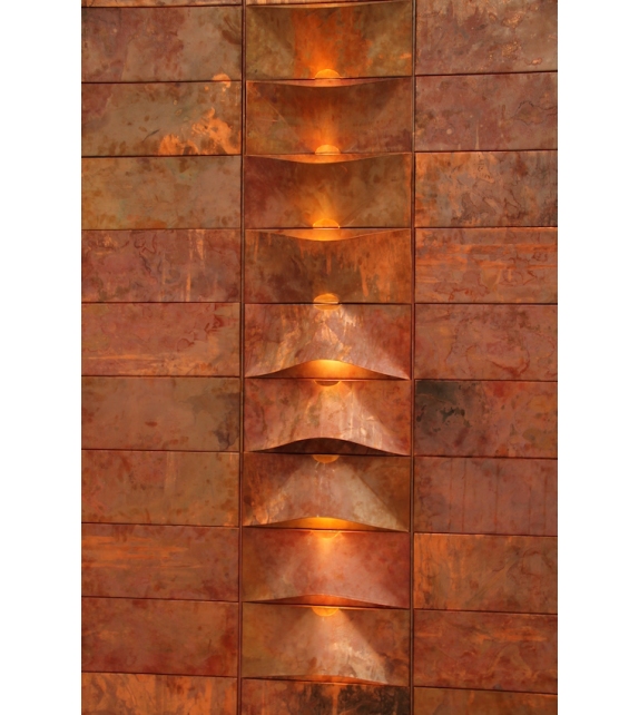 Lum Composition Quasar Wall Lamp