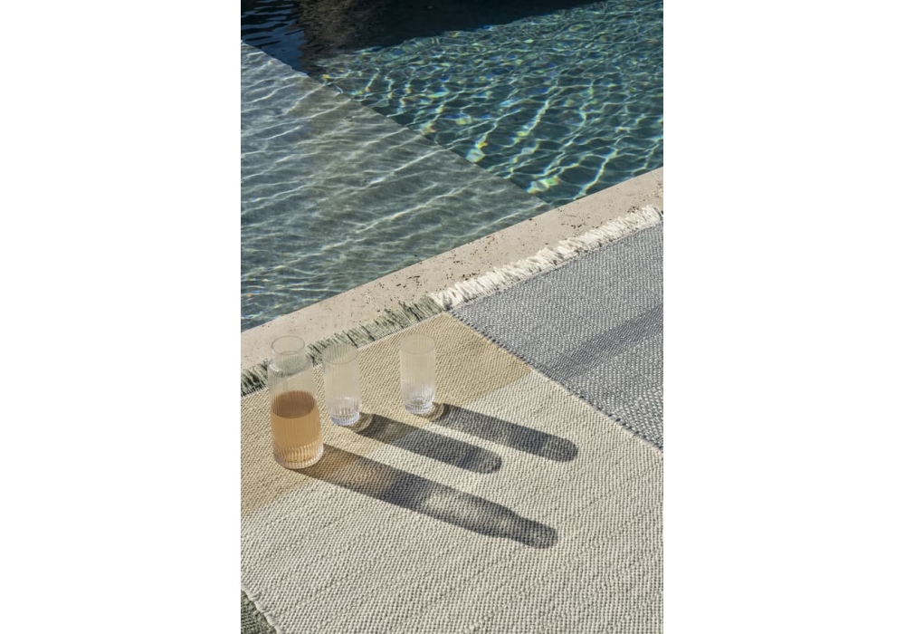 https://www.miliashop.com/274875-thickbox_default/tres-outdoor-nanimarquina-rug.jpg