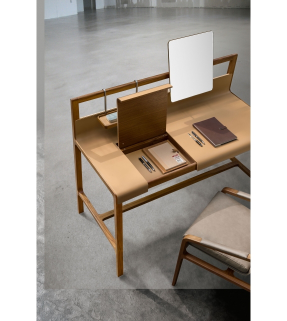 Scribe Alivar Desk