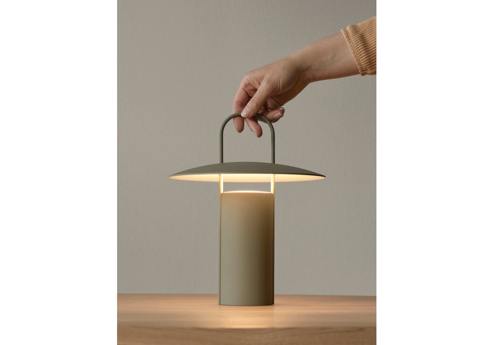 Menu Ray portable table lamp - Green