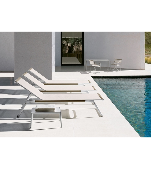 B&B Italia Outdoor Chaise Longue Mirto