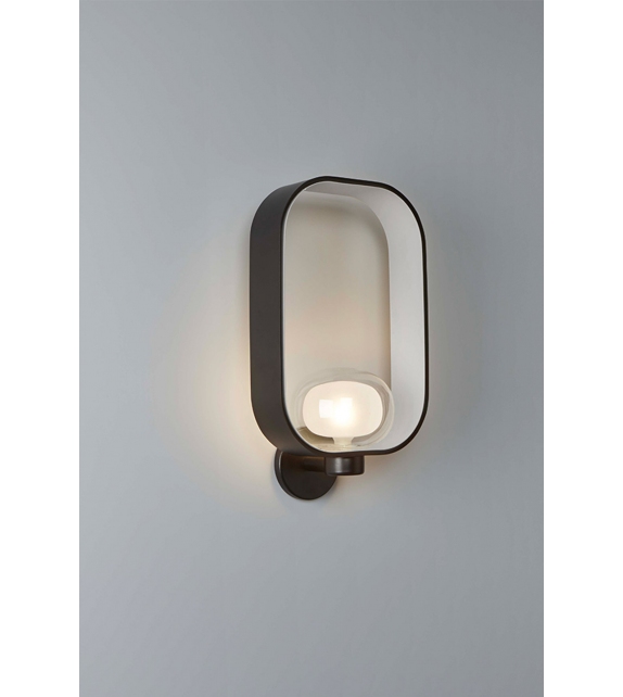 555 Filipa Tooy Wall Lamp