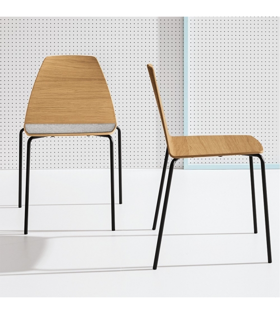 Sila Stackable Discipline Chair