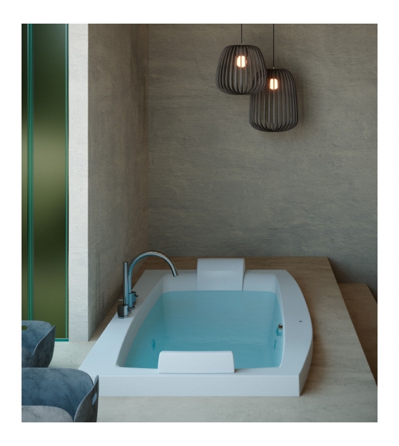 Invita Jacuzzi Bathtub