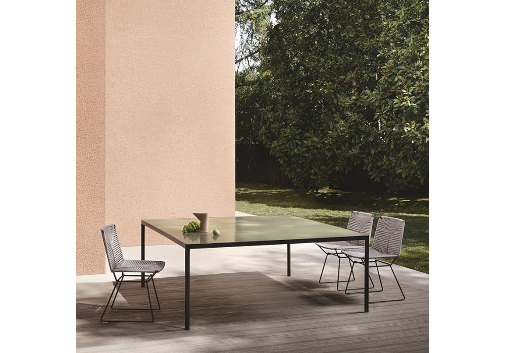 Offset Outdoor MDF Italia Table - Milia Shop