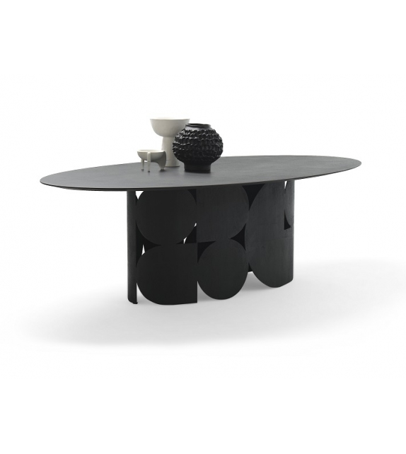 Shape Mogg Table