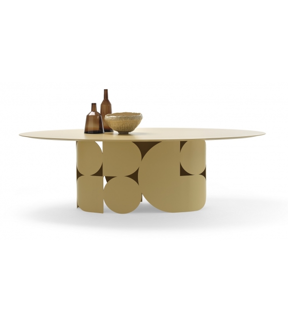 Shape Mogg Table