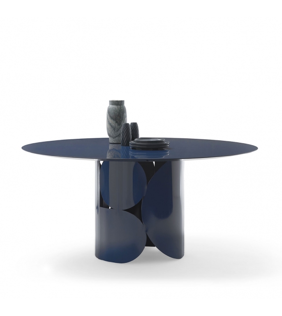 Shape Mogg Table