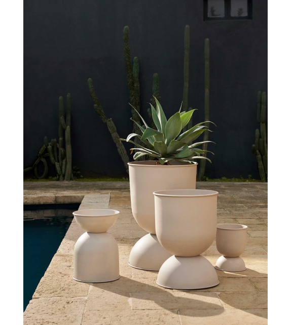 Prêt pour l'expédition - Hourglass Pot Ferm Living Pot