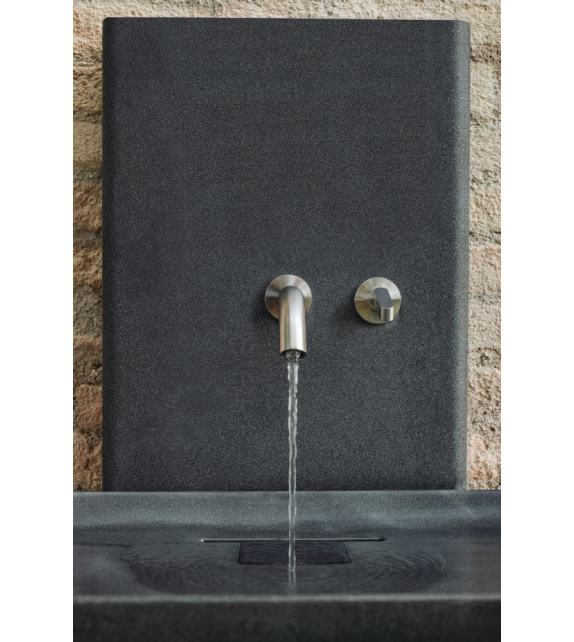 Square Agape Wall Mounted Tap