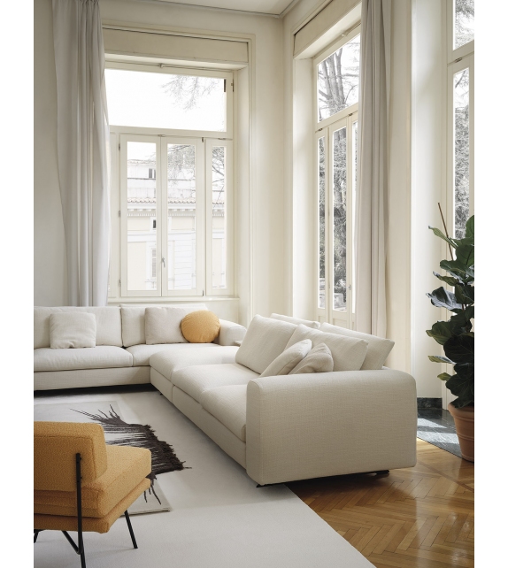 Leenus Arflex Sofa