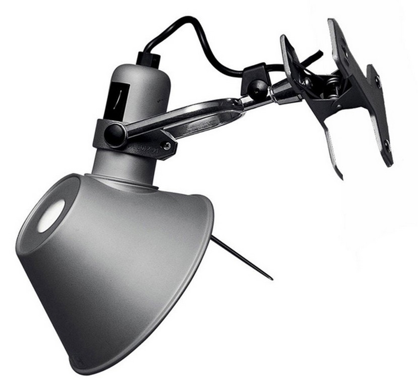 Applique con presa Tolomeo Pinza LED di Artemide - metallo