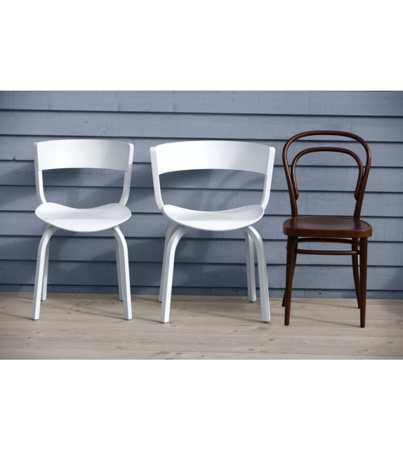 404 F Thonet Chair