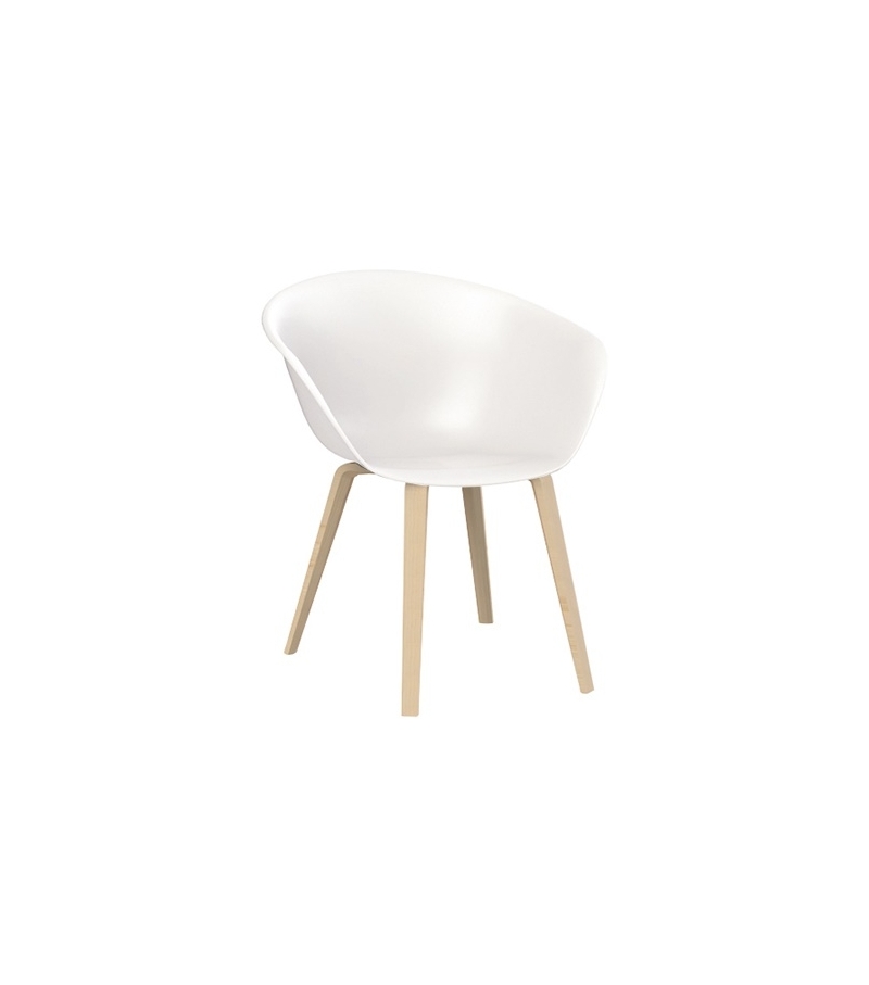 Duna 02 Arper Armchair With 4 Wooden Legs