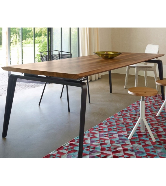 Odessa Ligne Roset Table Avec Plateau En Bois