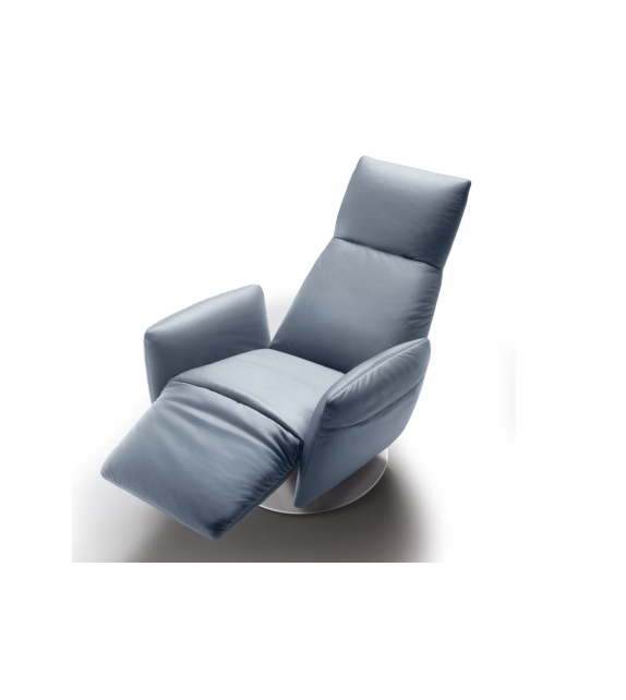 https://www.miliashop.com/8515-home_default/pillow-poltrona-frau-reclining-armchair.jpg