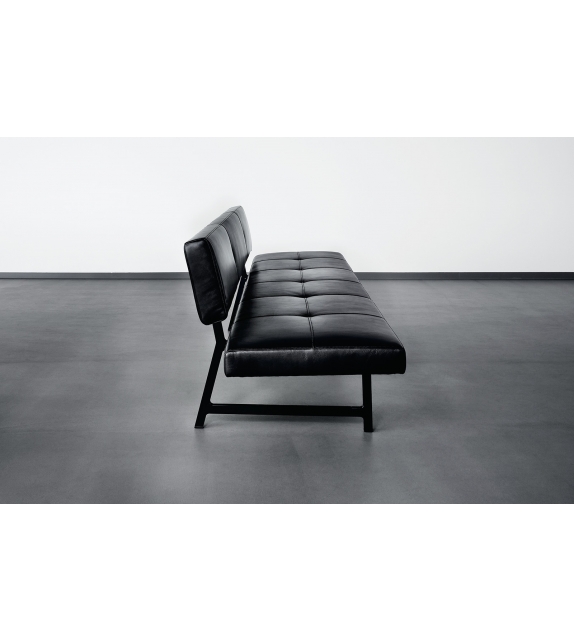 Foster 510 Walter Knoll Banquette