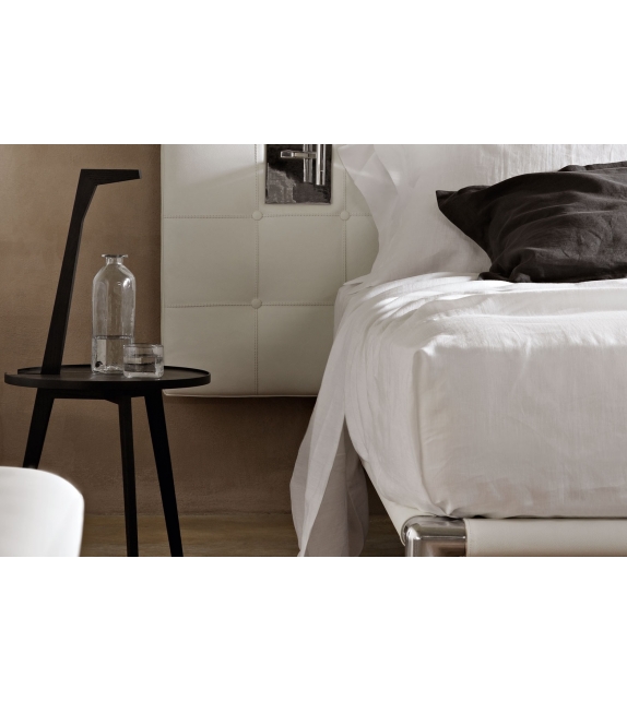 L26-L27 Volage Cassina Bed