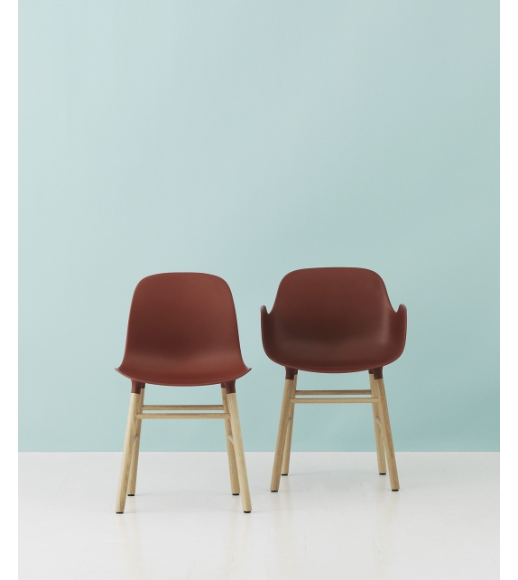 Form Normann Copenhagen Poltrona con Gambe In Legno