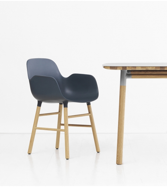 Form Normann Copenhagen Poltrona con Gambe In Legno